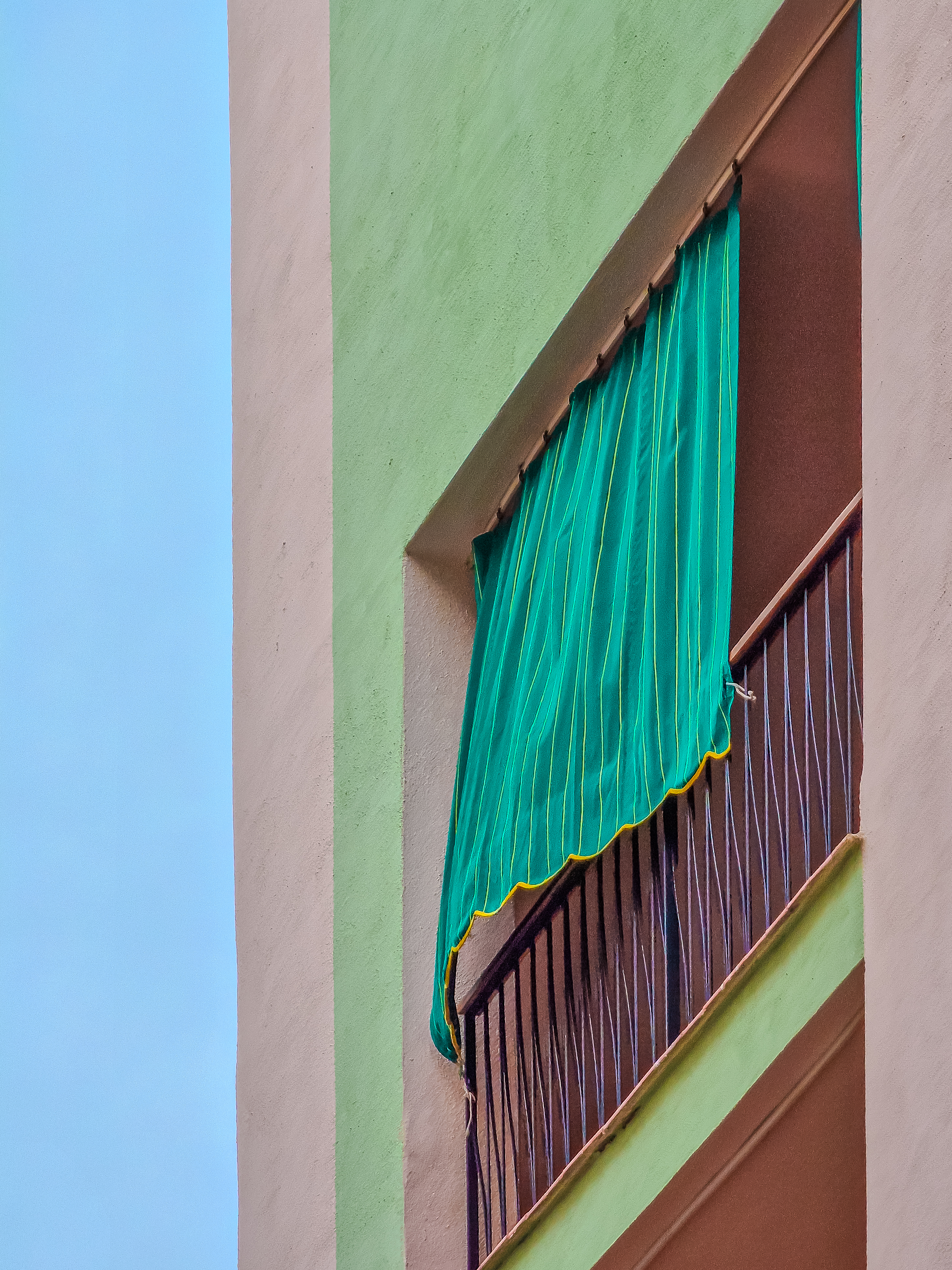 04d mihai-moga structuri-si-reflexii 10 Intimitate filtrată - Mihai Moga