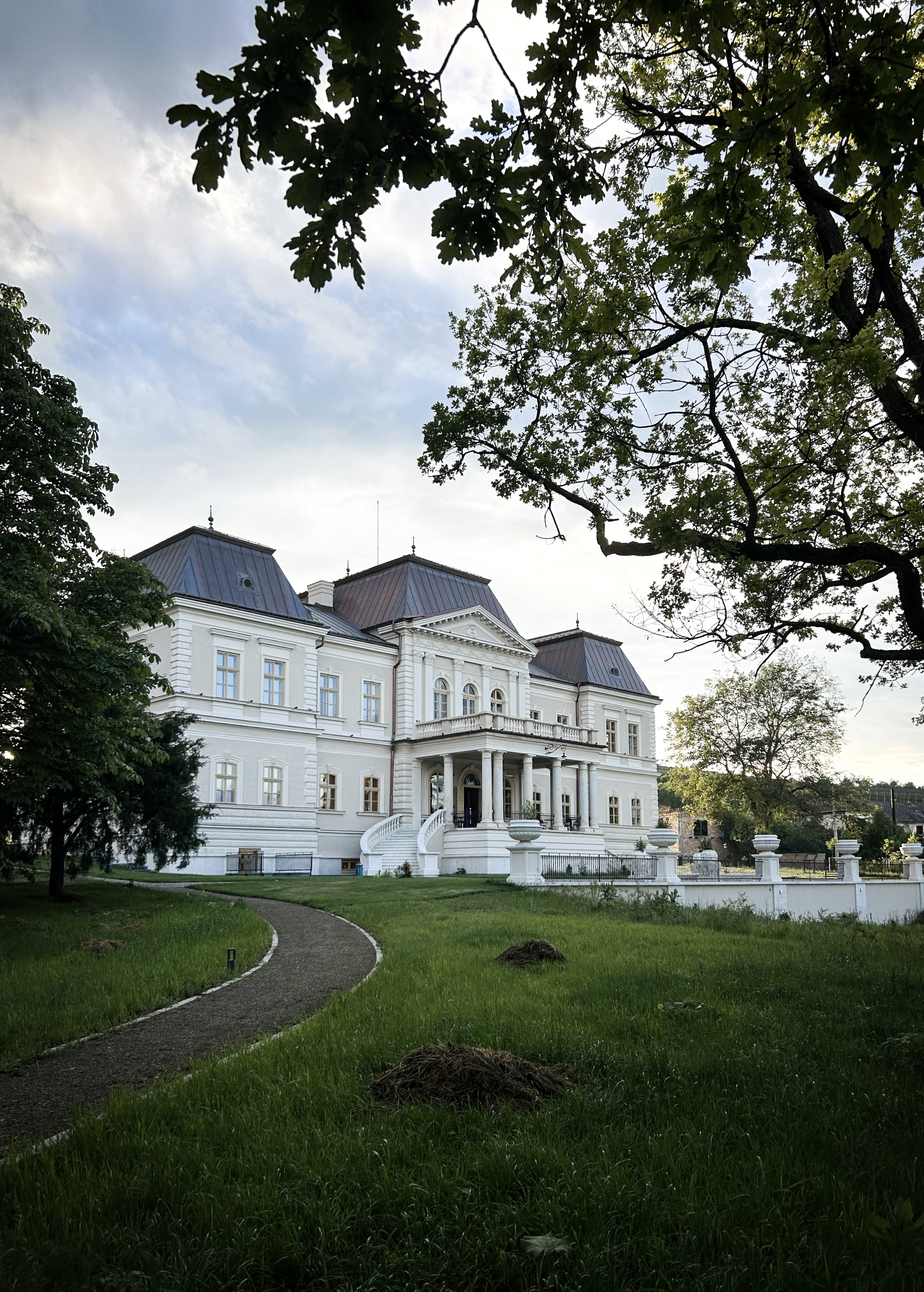 33d bolasz-alex-gabriel arhitectura-ca-scena-a-cotidianului