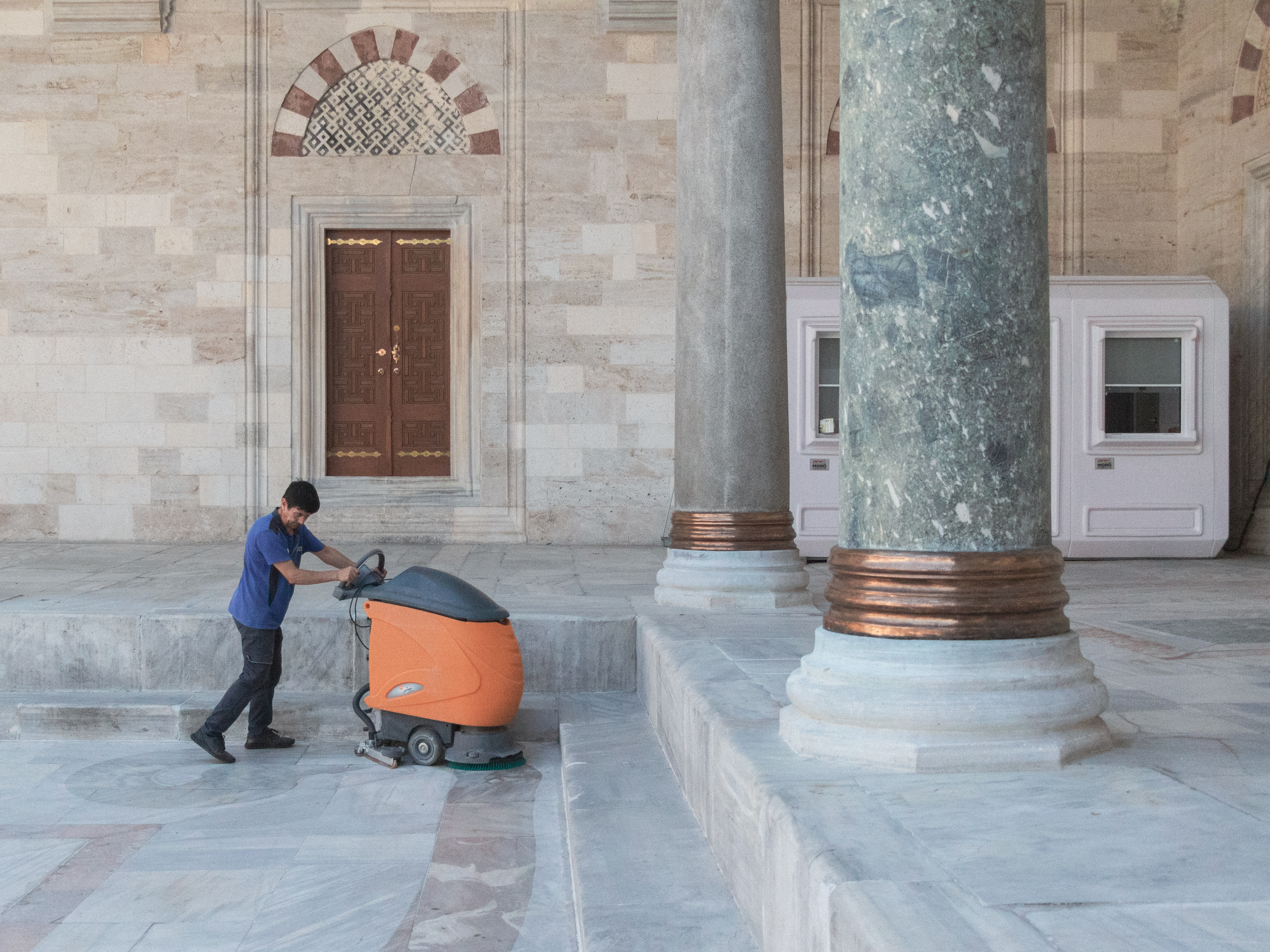 43b dumitrescu-david intre-sacru-si-profan IMG